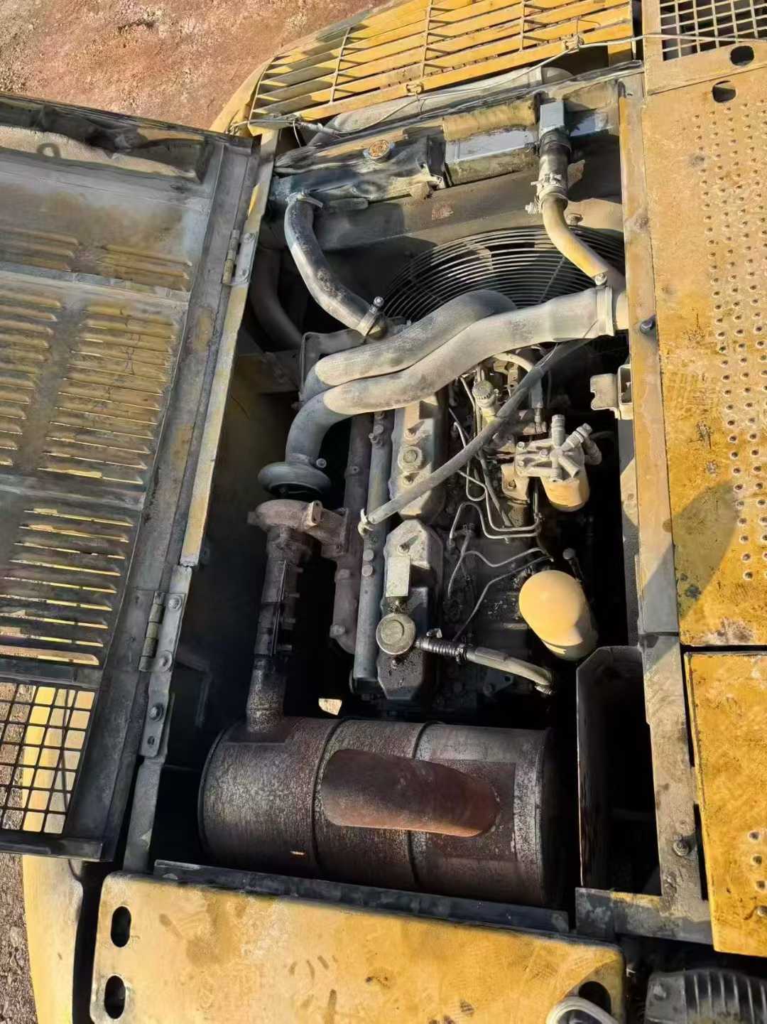 Used Caterpillar 320C Excavator 2016 Model / 3