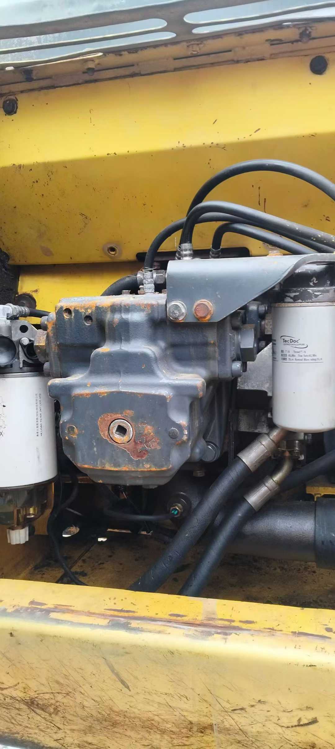 Used Komatsu PC200-8 Excavator 2016 Model / 3