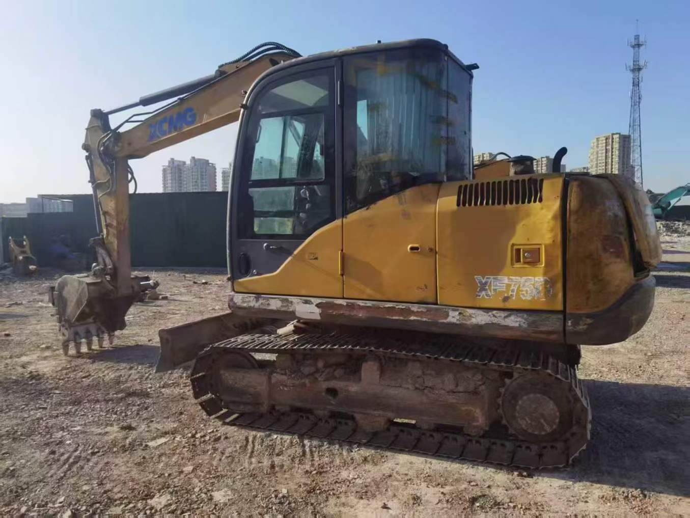 Used XCMG XE75WD Excavator 2017 Model / 4