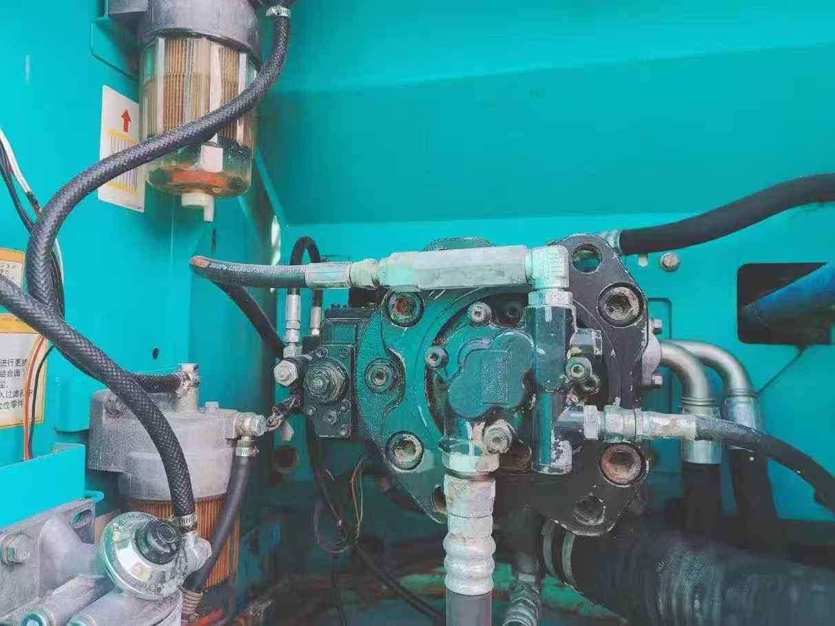 Used Kobelco SK210 Excavator 2011 Model / 6