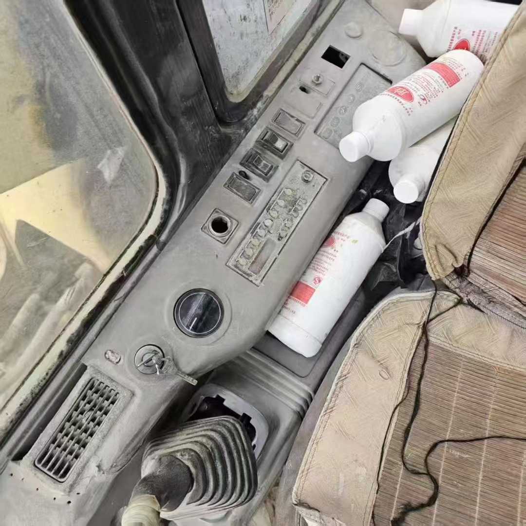 Used Komatsu PC200-6 Excavator 2016 Model / 7