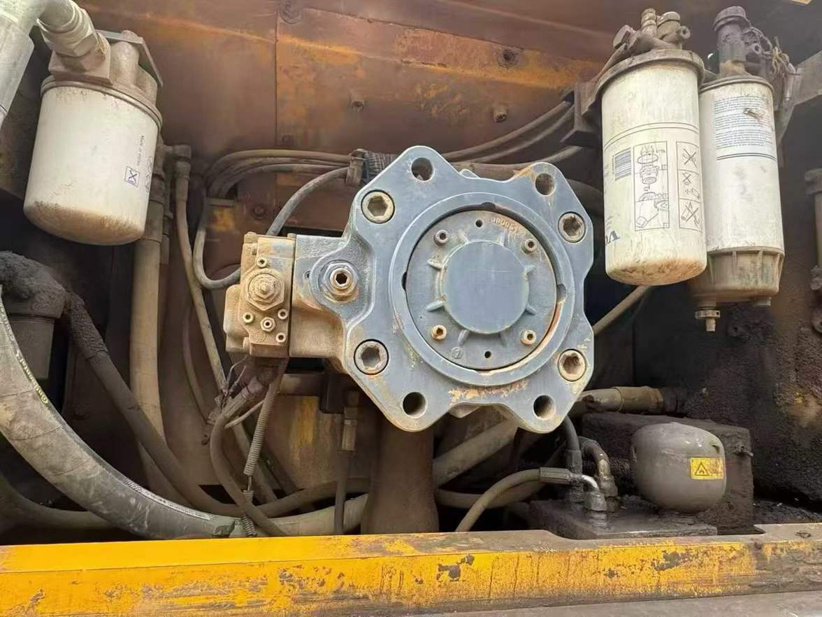 Used Volvo EC60 Excavator 2011 Model / 6