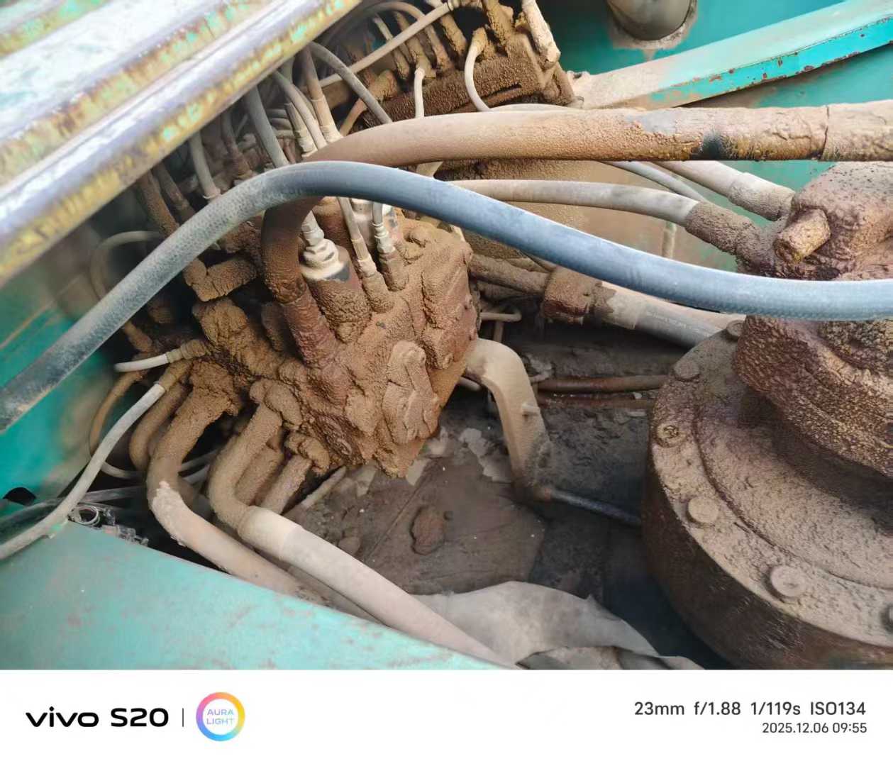 Used Kobelco SK330 Excavator 2016 Model / 6