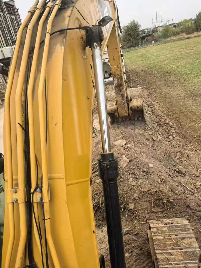 Used Caterpillar 323 Excavator 2017 Model / 7