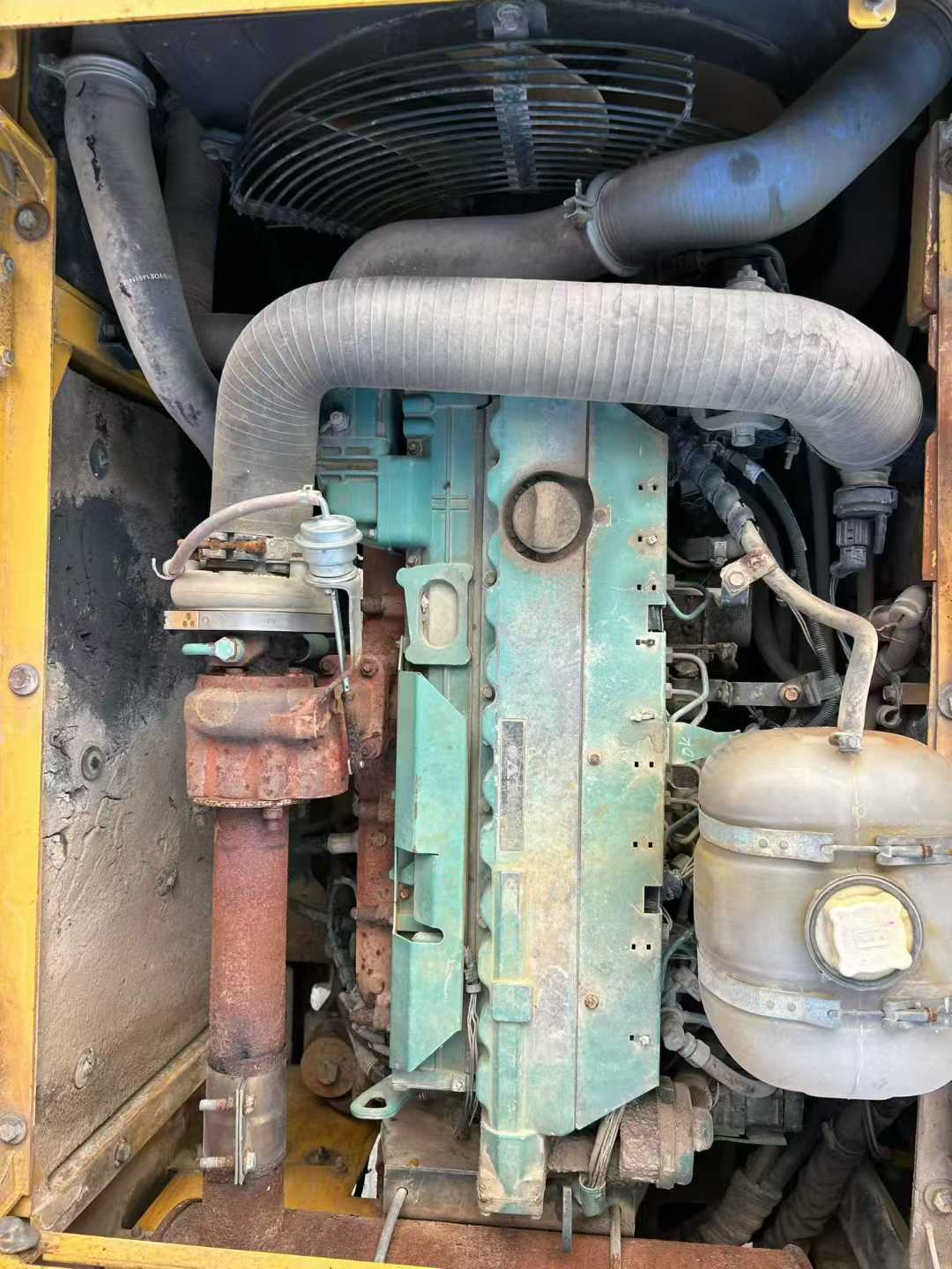 Used Volvo EW210C Excavator 2010 Model / 8