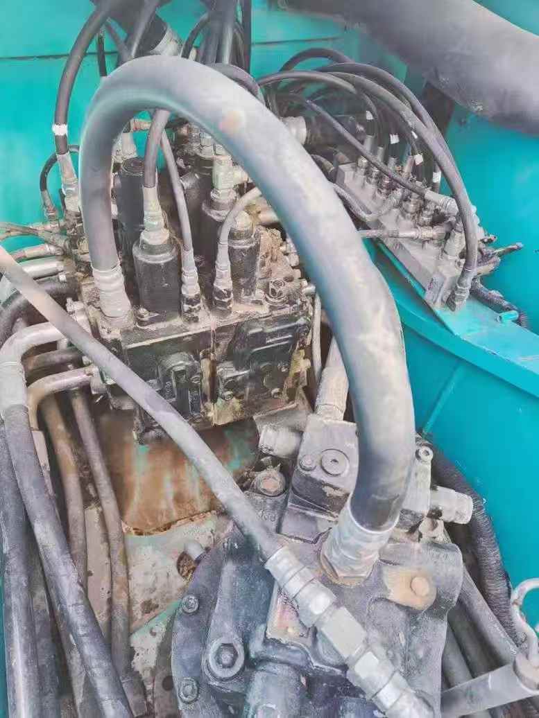 Used Kobelco SK210 Excavator 2011 Model / 4