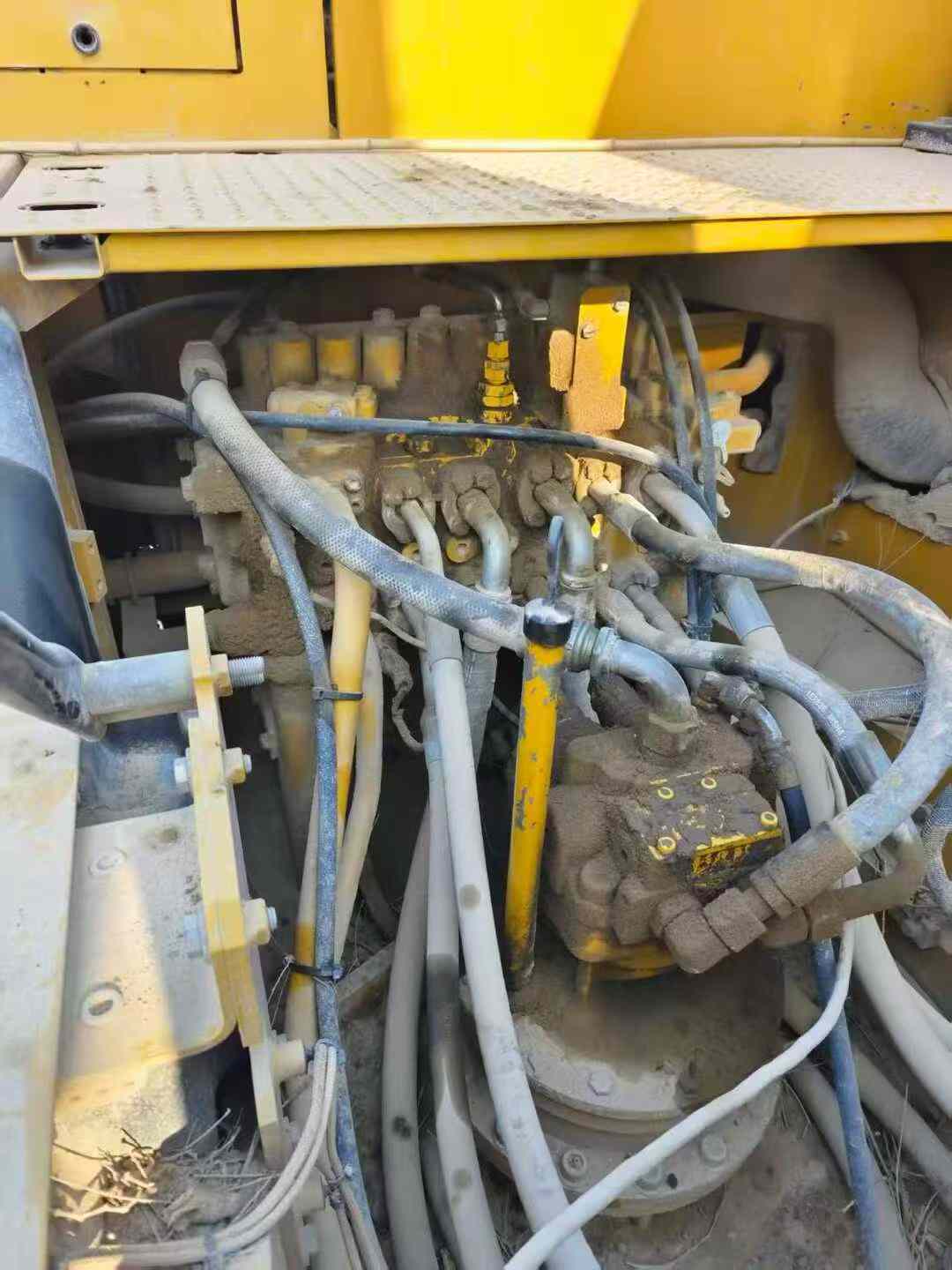 Used Caterpillar 323 Excavator 2017 Model / 5