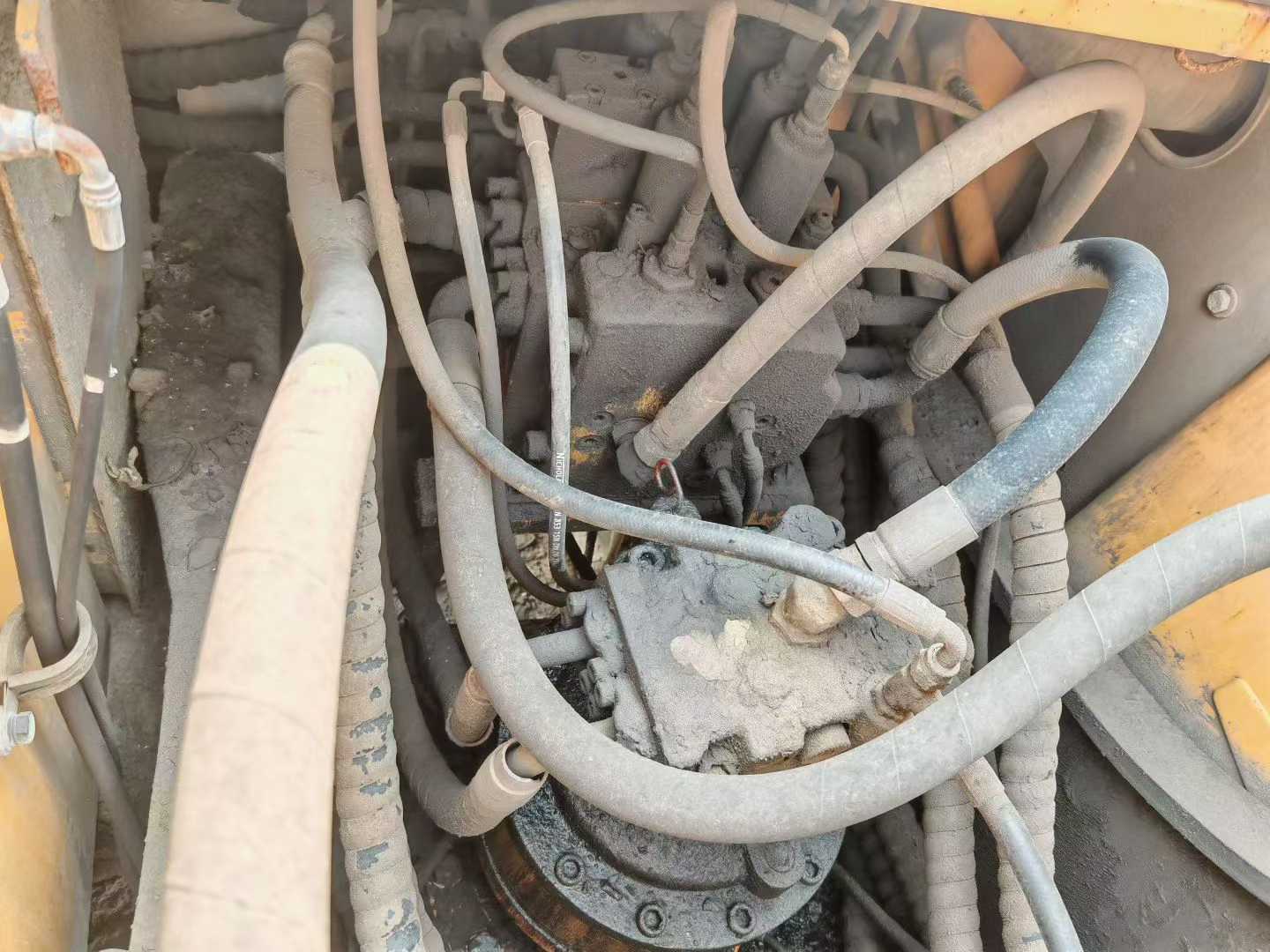 Used Hyundai R215-9C Excavator 2015 Model / 4