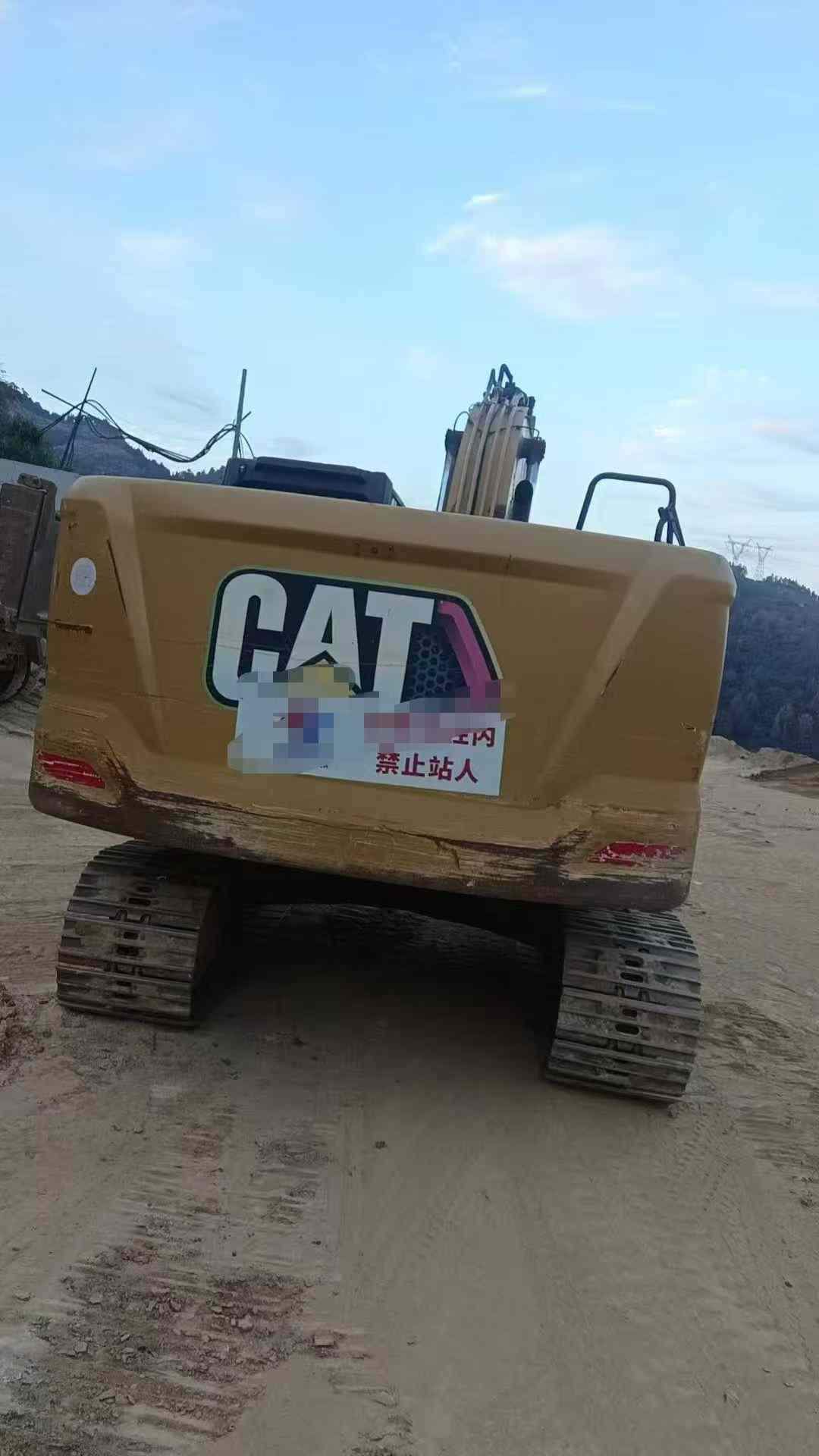 Used Caterpillar 320GC Excavator 2020 Model / 3