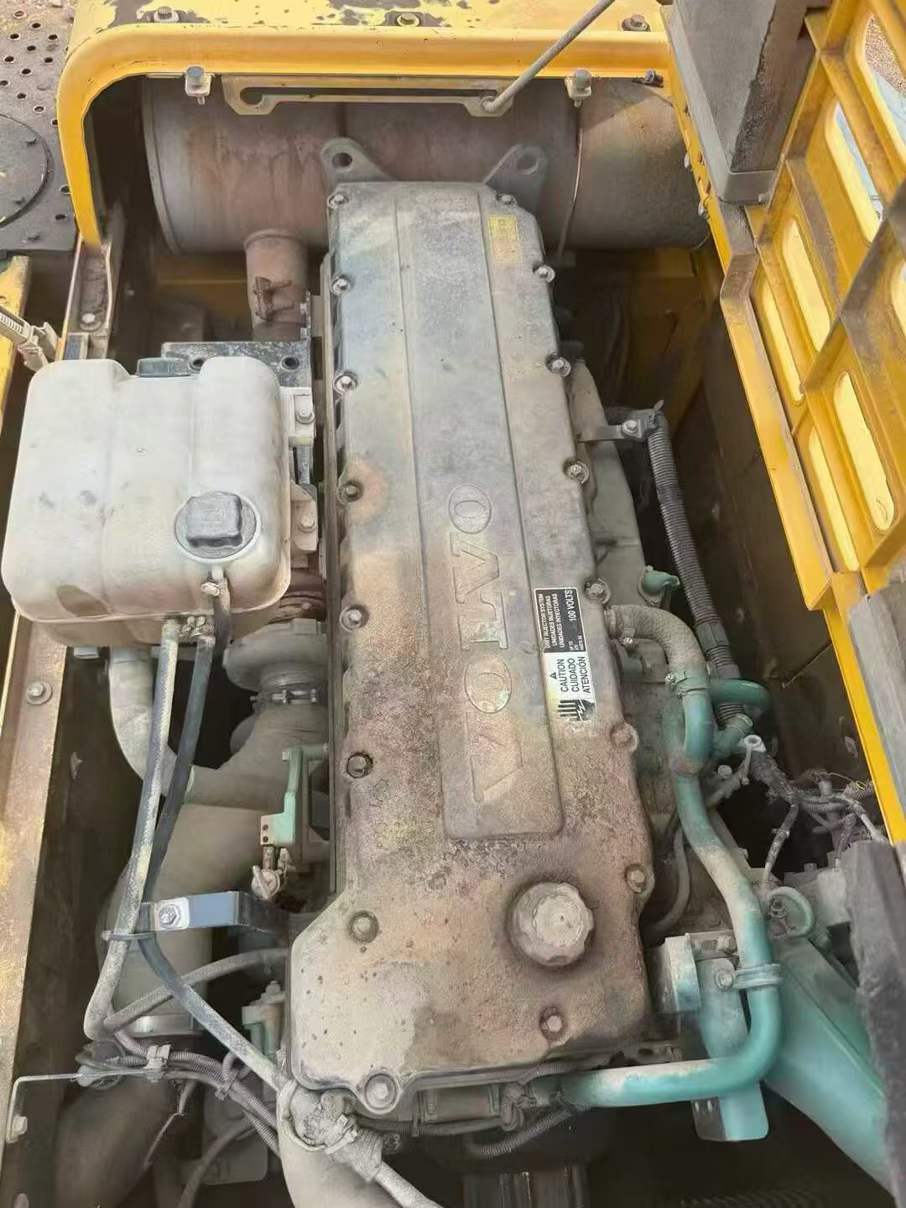 Used Volvo EC60 Excavator 2011 Model / 3