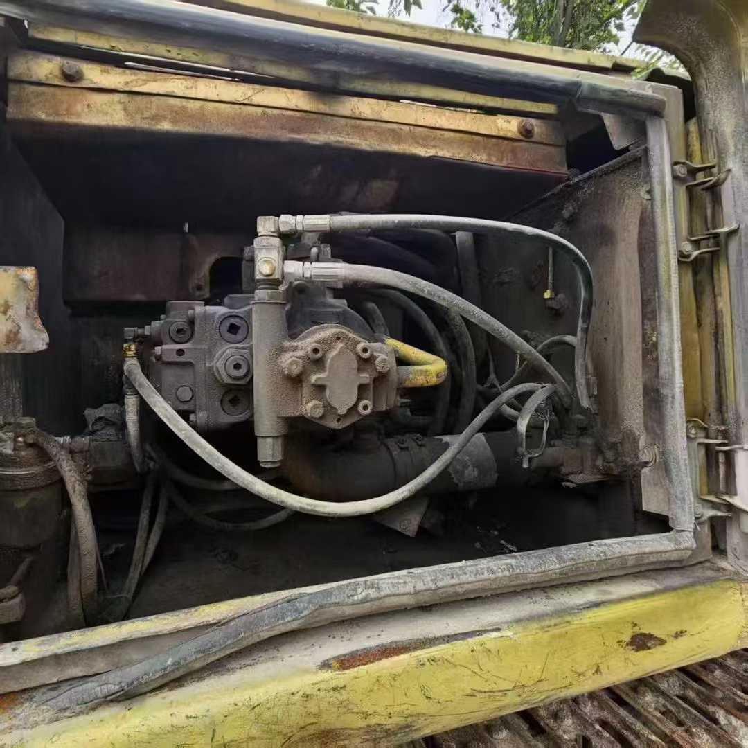 Used Komatsu PC200-6 Excavator 2016 Model / 3