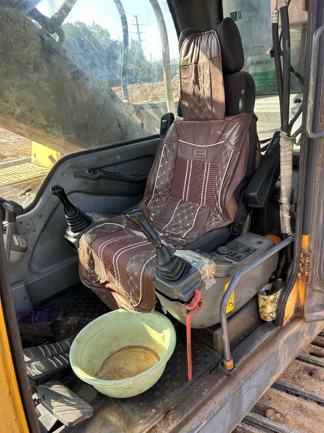 Used Volvo EC60 Excavator 2016 Model / 9