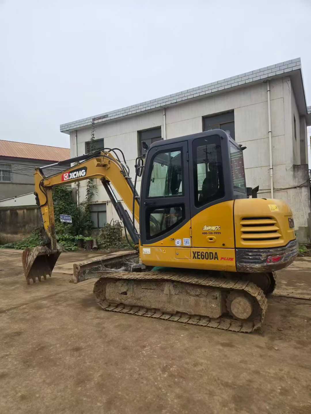 Used XCMG XE60 Excavator 2022 Model / 3