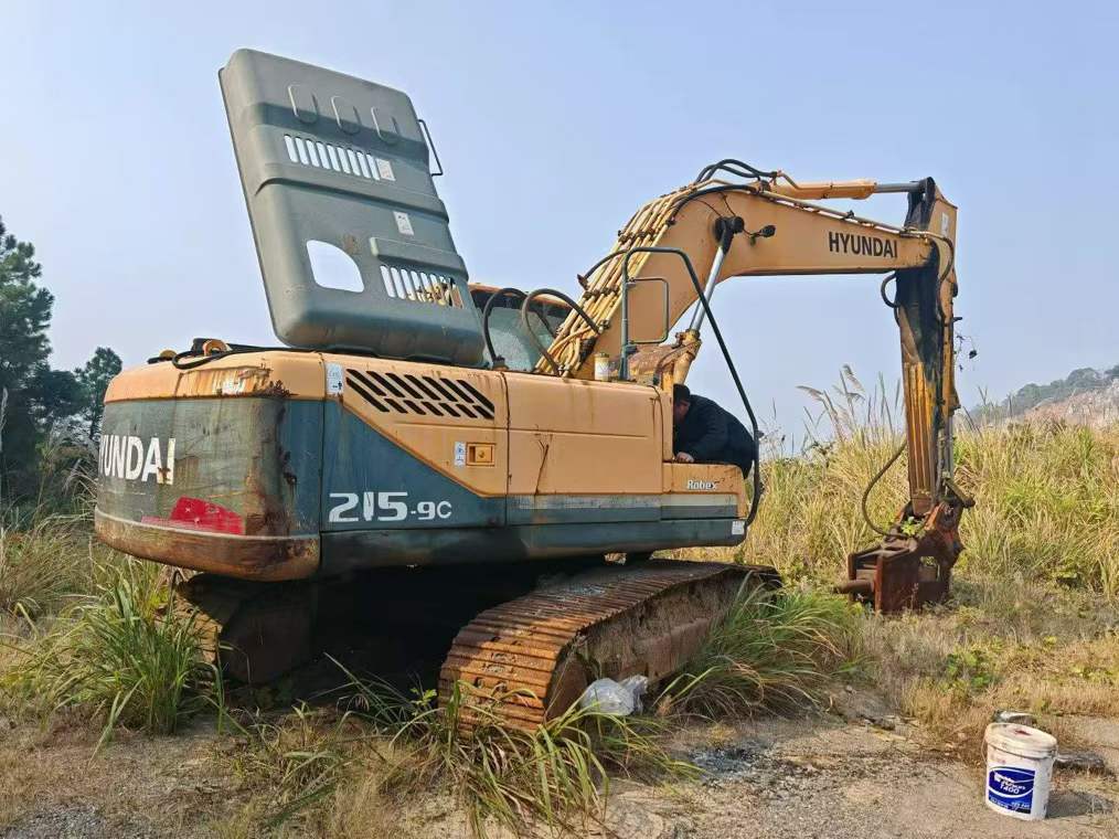 Used Hyundai R215-9C Excavator 2015 Model / 6