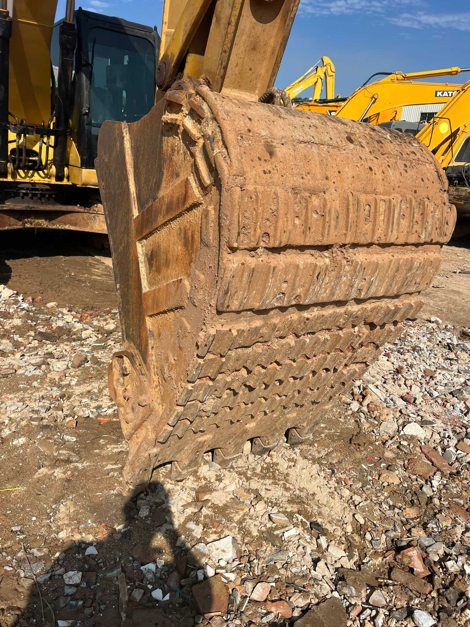 Used Caterpillar 320D Excavator 2016 Model / 8