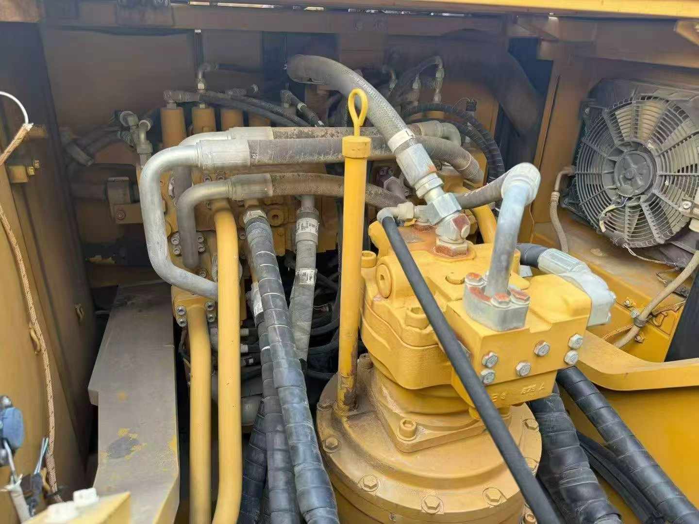 Used Caterpillar 330L Excavator 2016 Model / 5