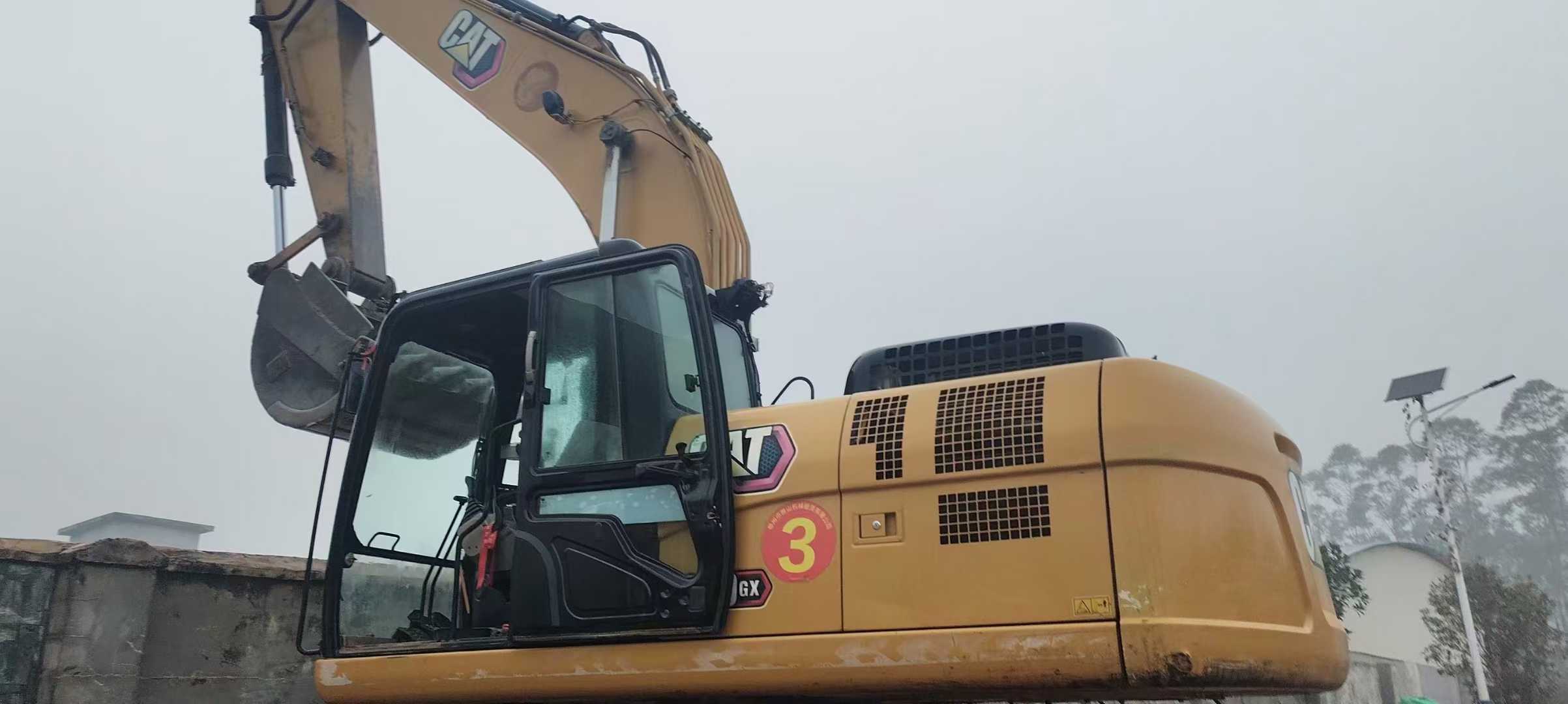 Used Caterpillar CT20 Excavator 2021 Model / 5