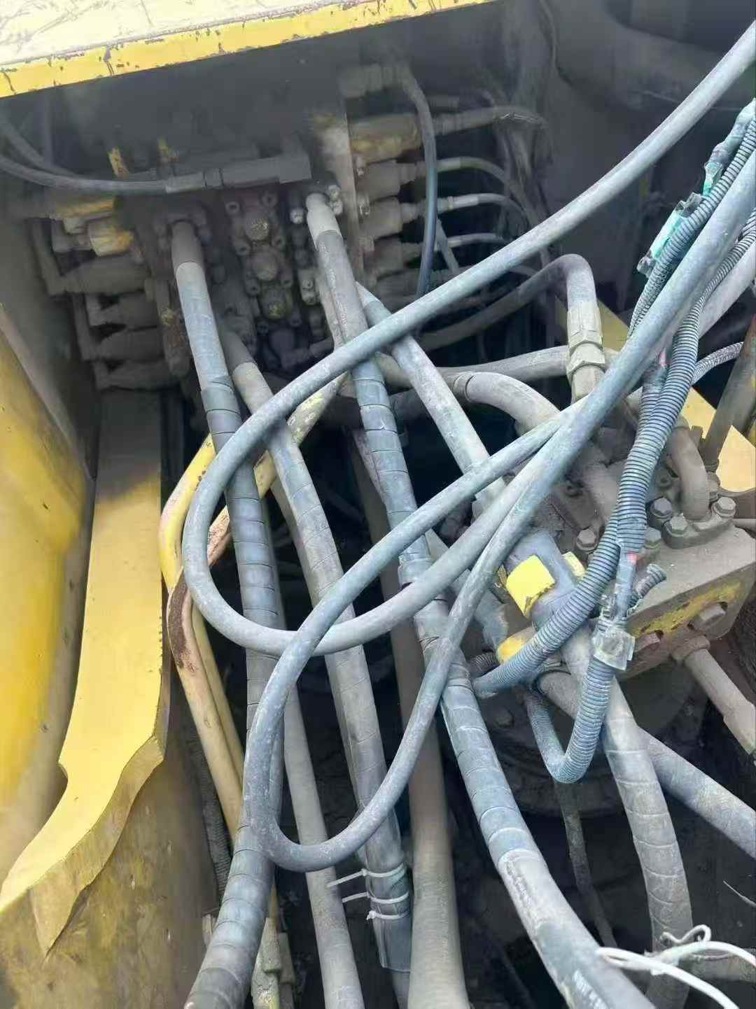 Used Komatsu PC200 Excavator 2016 Model / 7