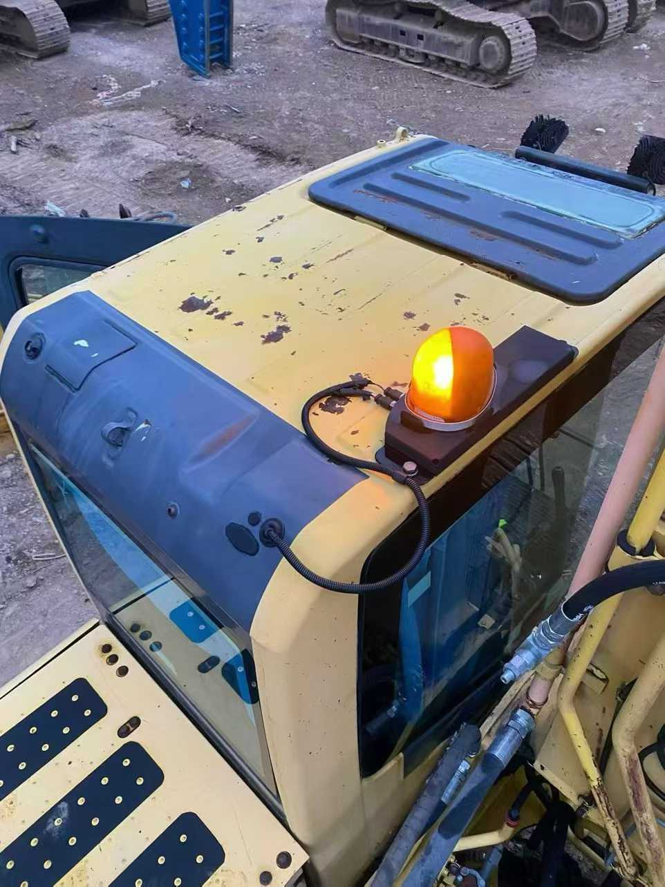 Used Komatsu PC200-8N1 Excavator 2016 Model / 4