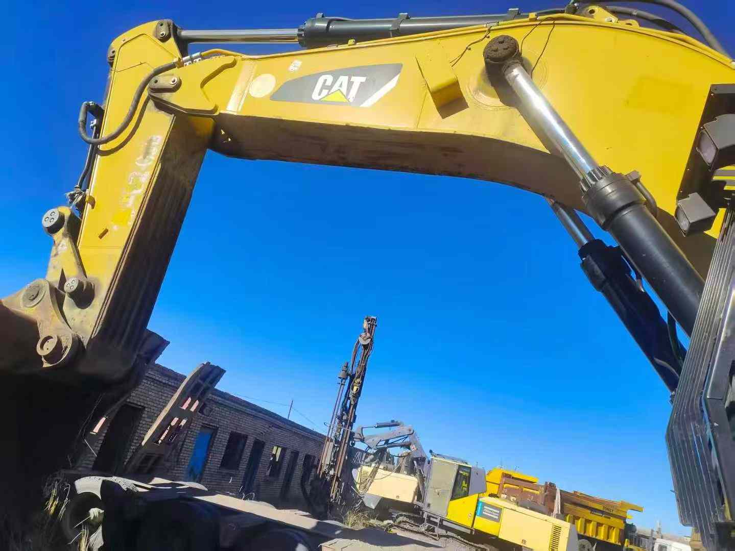 Used Caterpillar 390FLME Excavator 2013 Model / 2