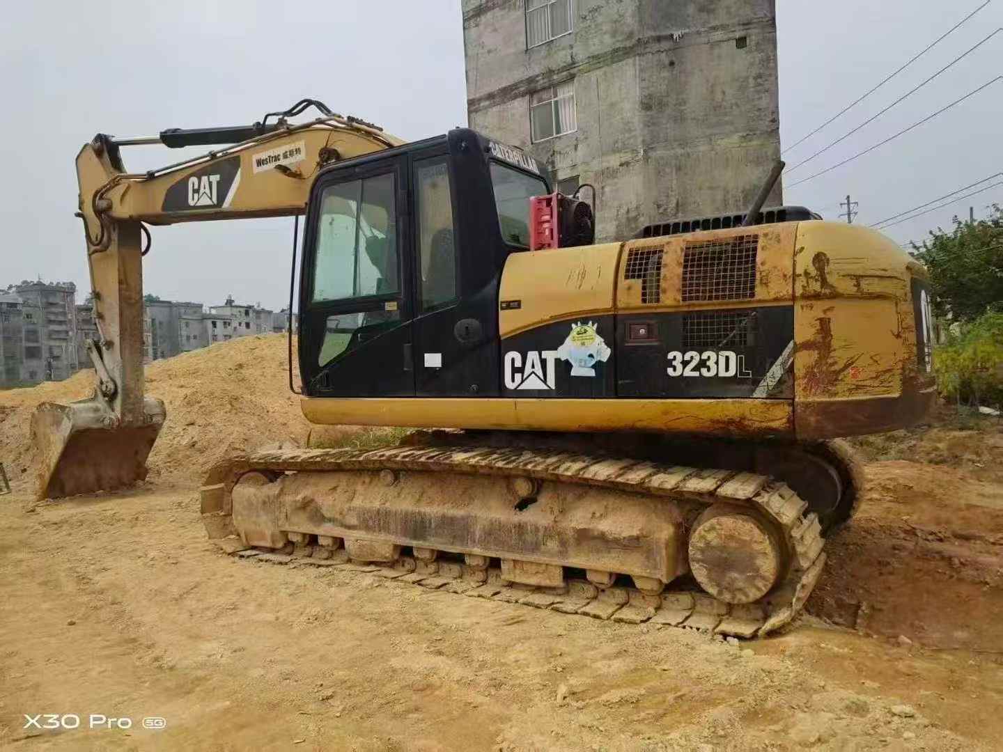 Used Caterpillar 323 Excavator 2016 Model / 3
