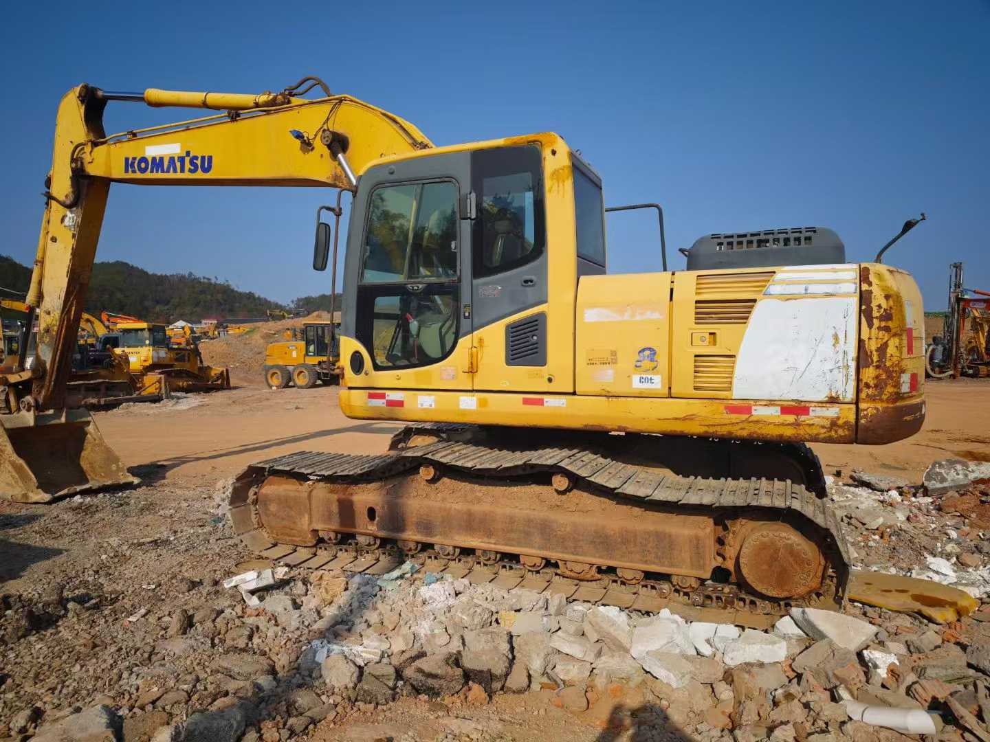 Used Komatsu PC210 Excavator 2016 Model / 3