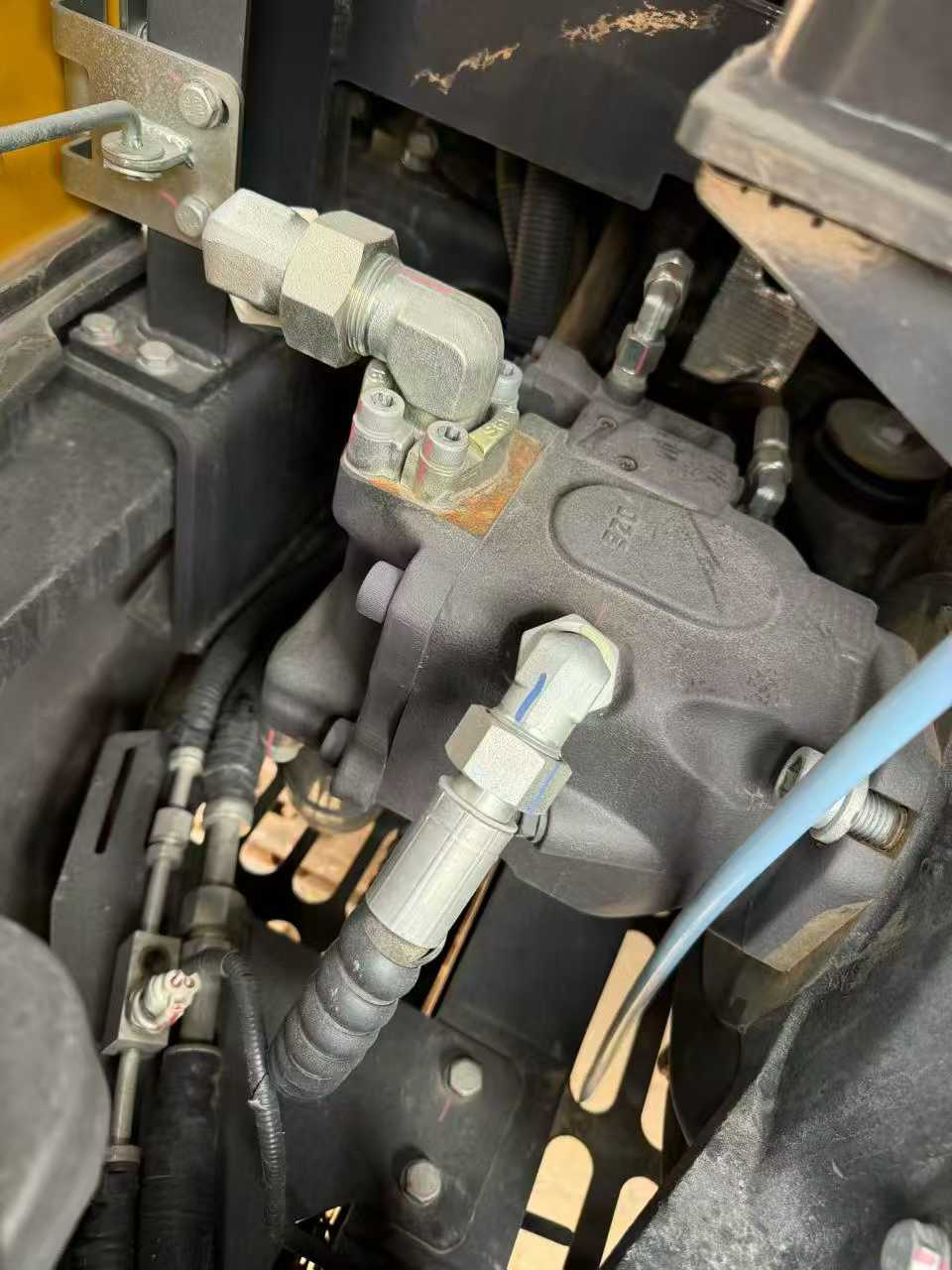 Used XCMG ZL60G Excavator 2024 Model / 7