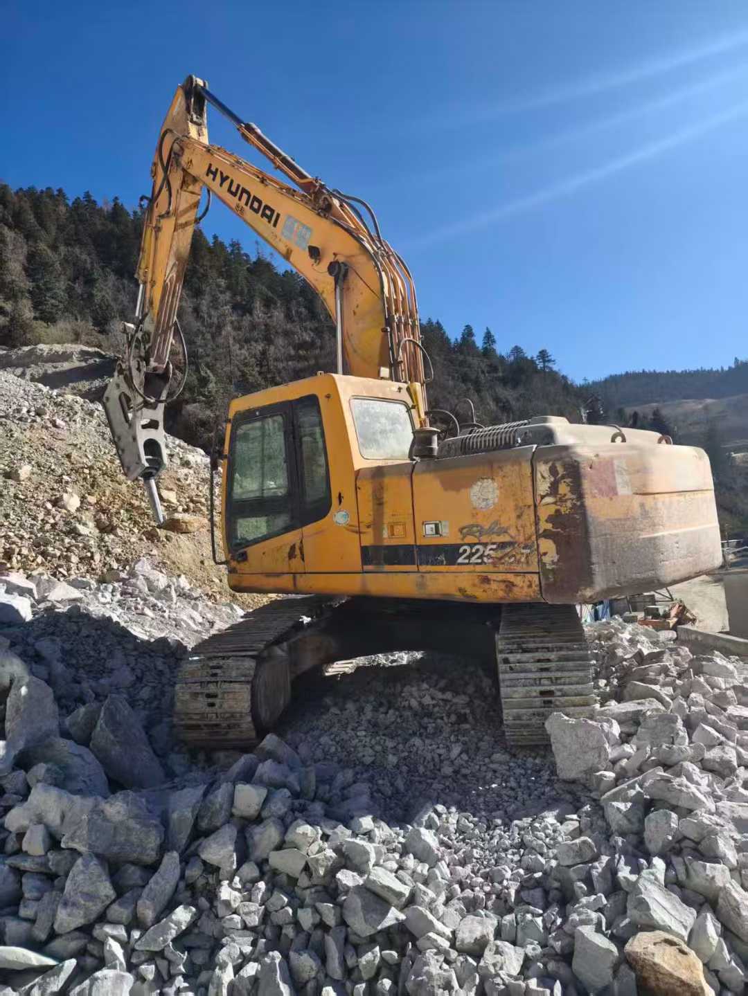 Used Hyundai R225-7 Excavator 2016 Model