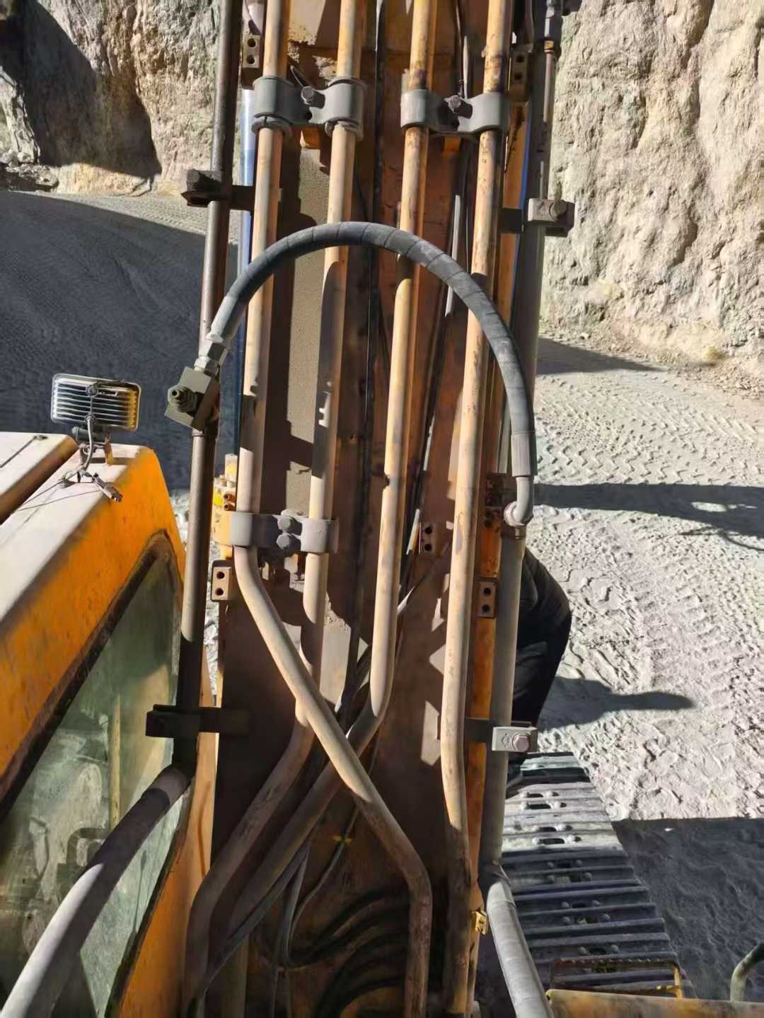 Used Hyundai R225-7 Excavator 2016 Model / 4