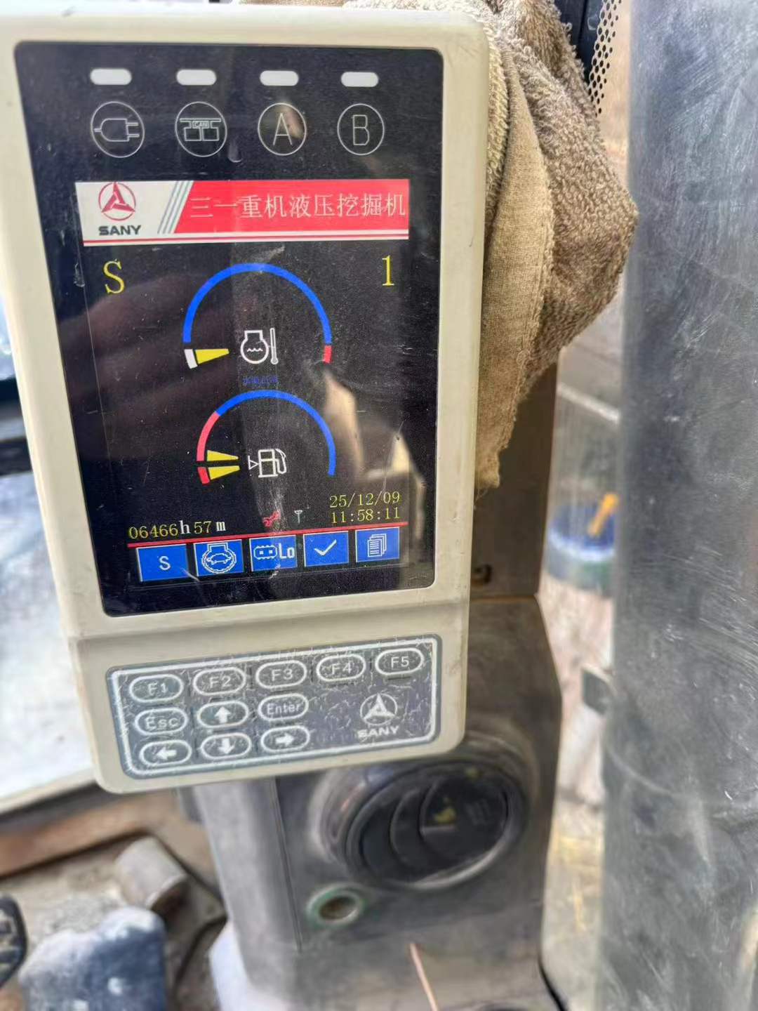 Used Sany SY115C Excavator 2015 Model / 2