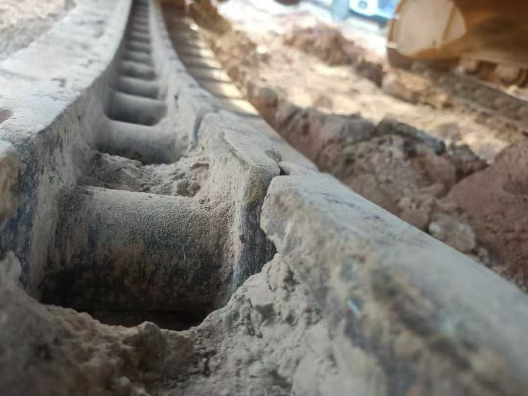 Used Komatsu PW200-7 Excavator 2016 Model / 3