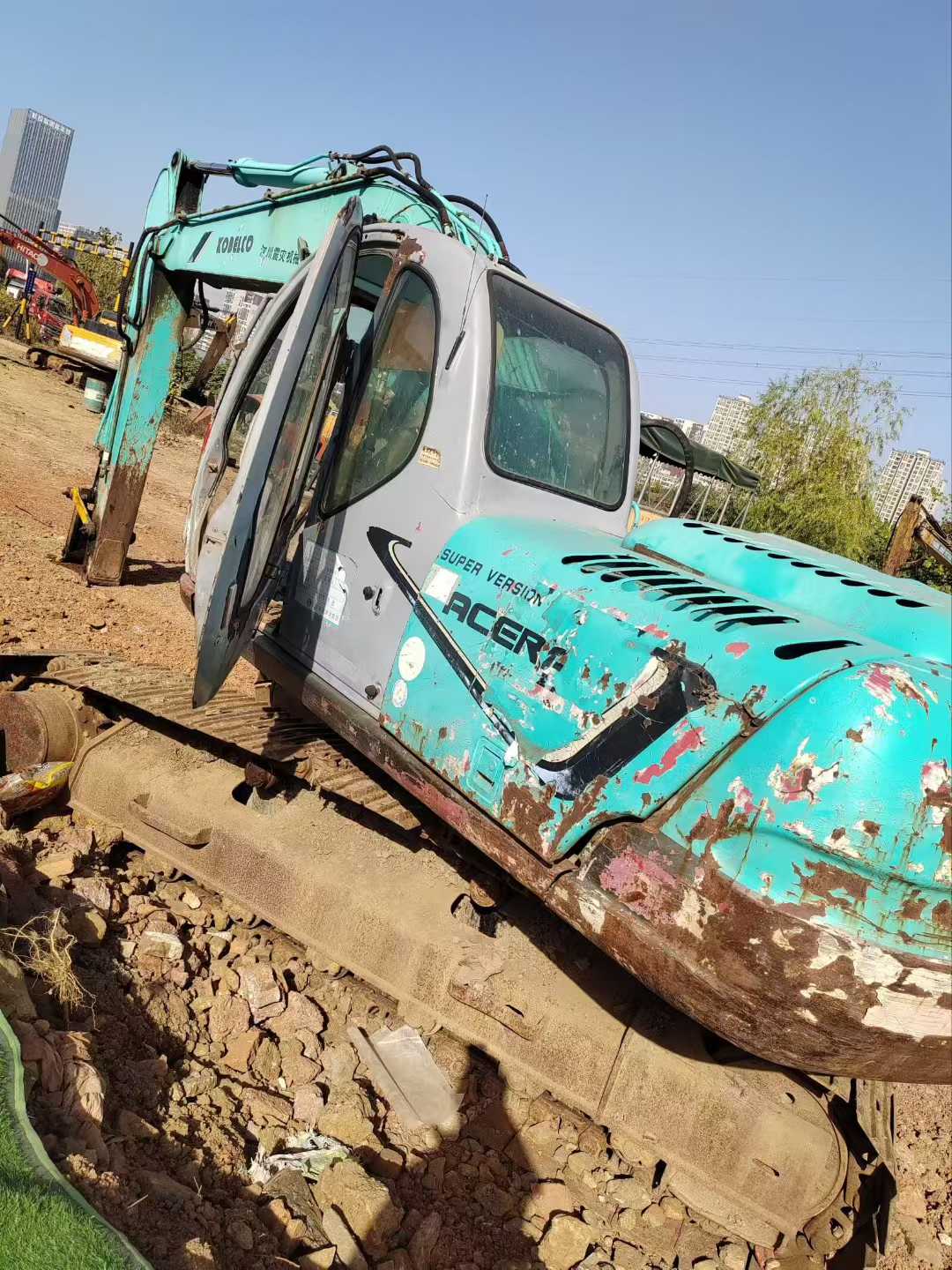 Used Kobelco SK200 Excavator 2016 Model / 3