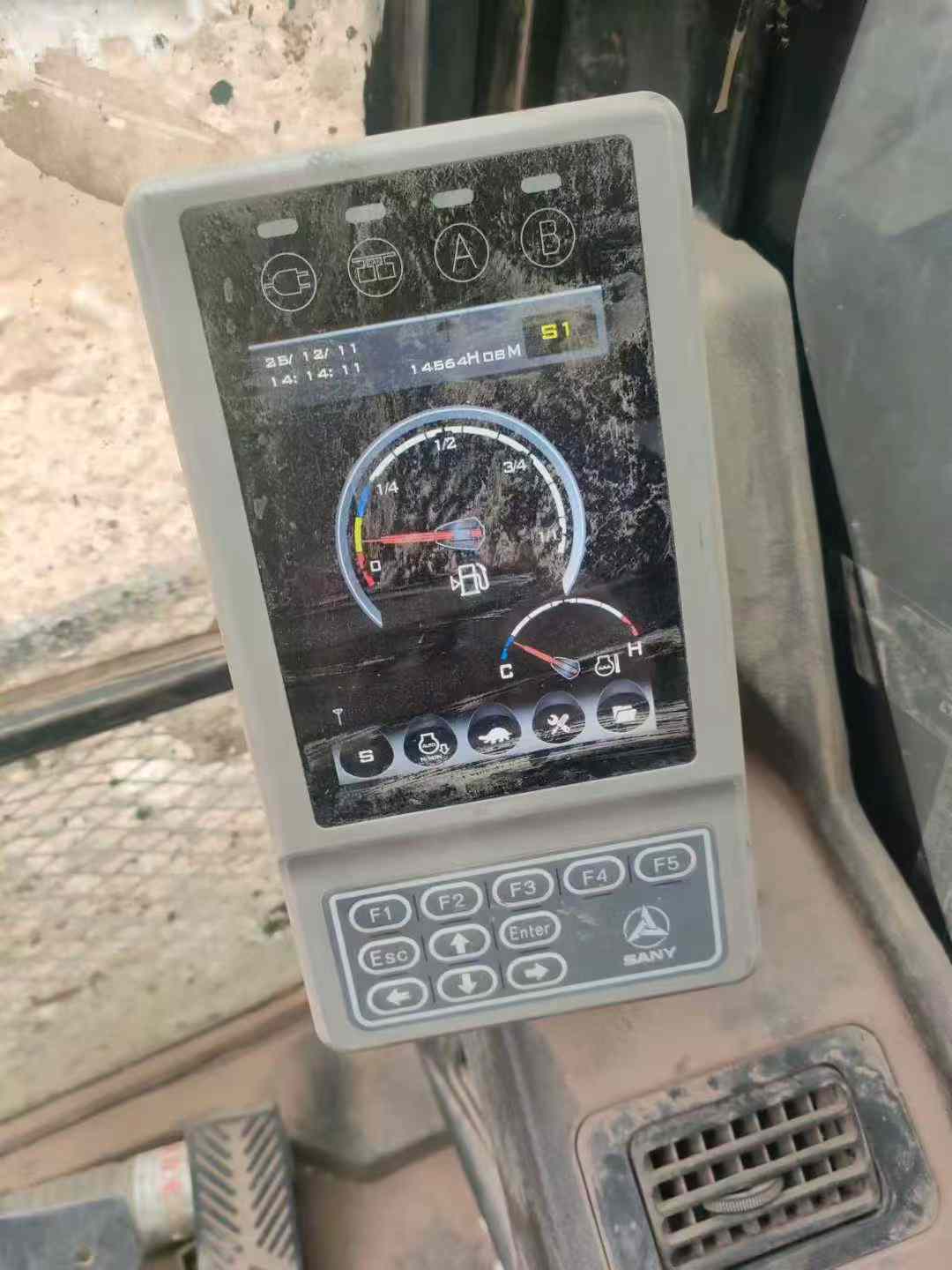 Used Sany SY245H Excavator 2018 Model / 9