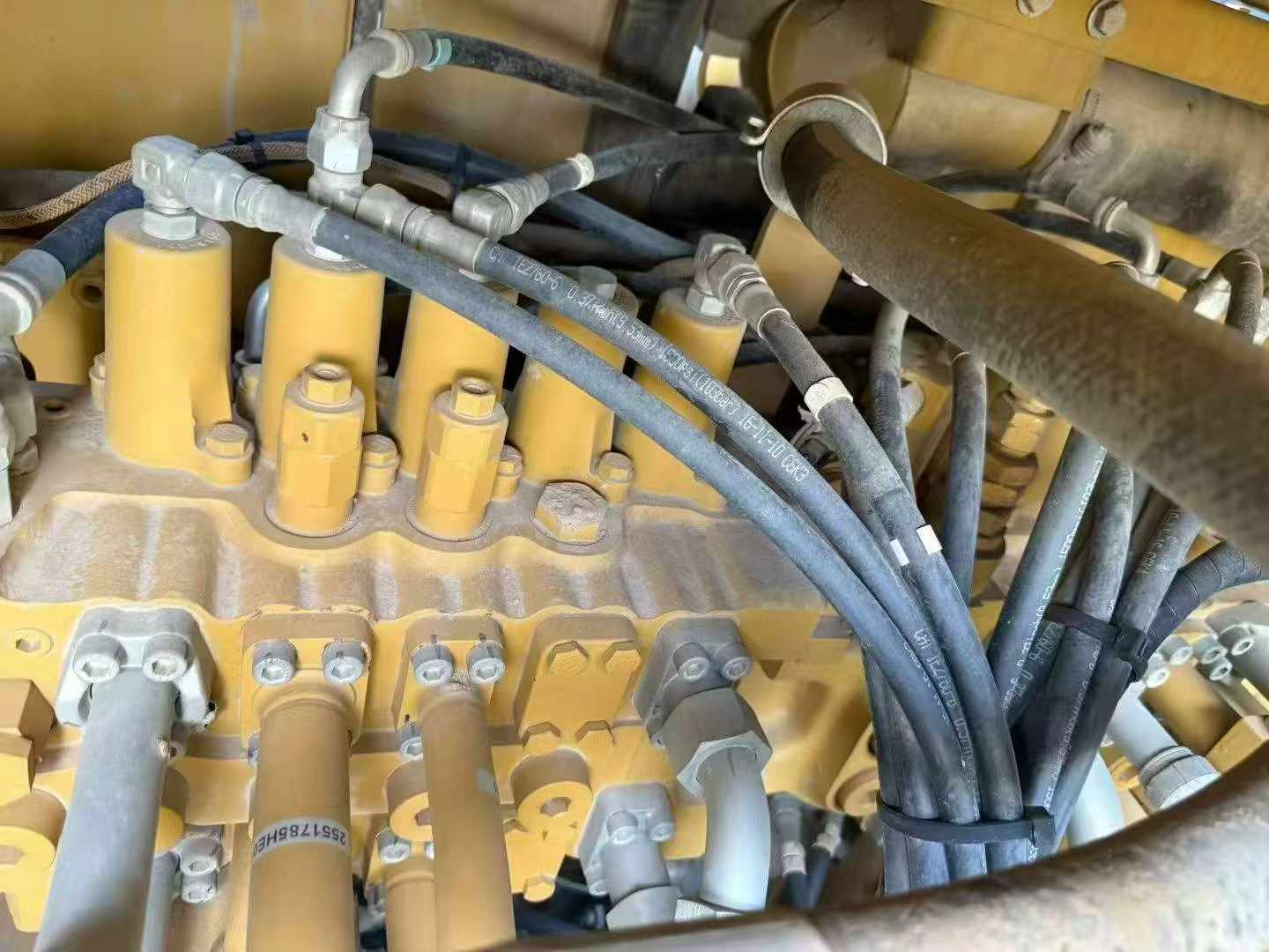 Used Caterpillar 330L Excavator 2016 Model / 4