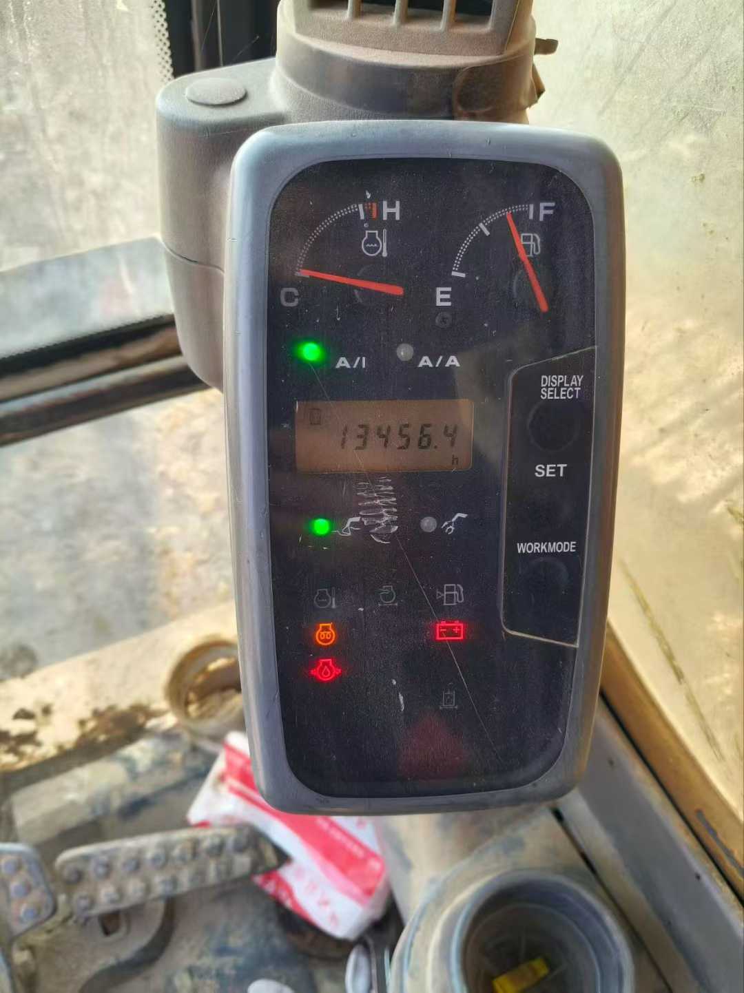 Used Hitachi ZAXIS200 Excavator 2013 Model / 5