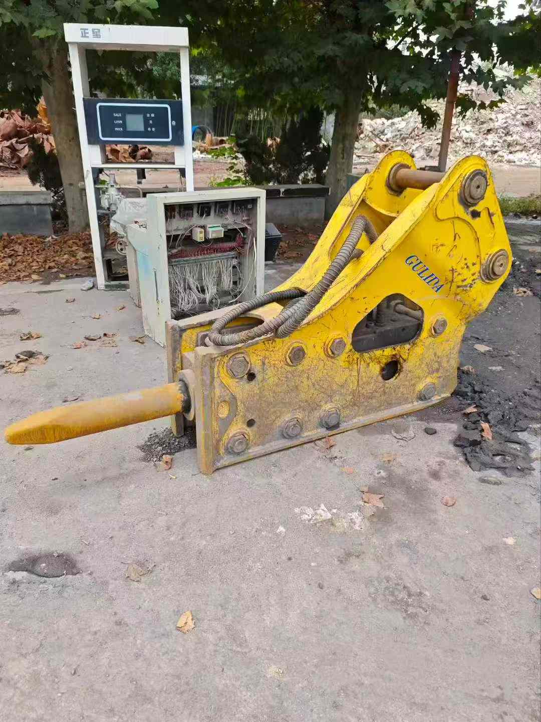 Used Hitachi ZX240-3 Excavator 2014 Model / 9