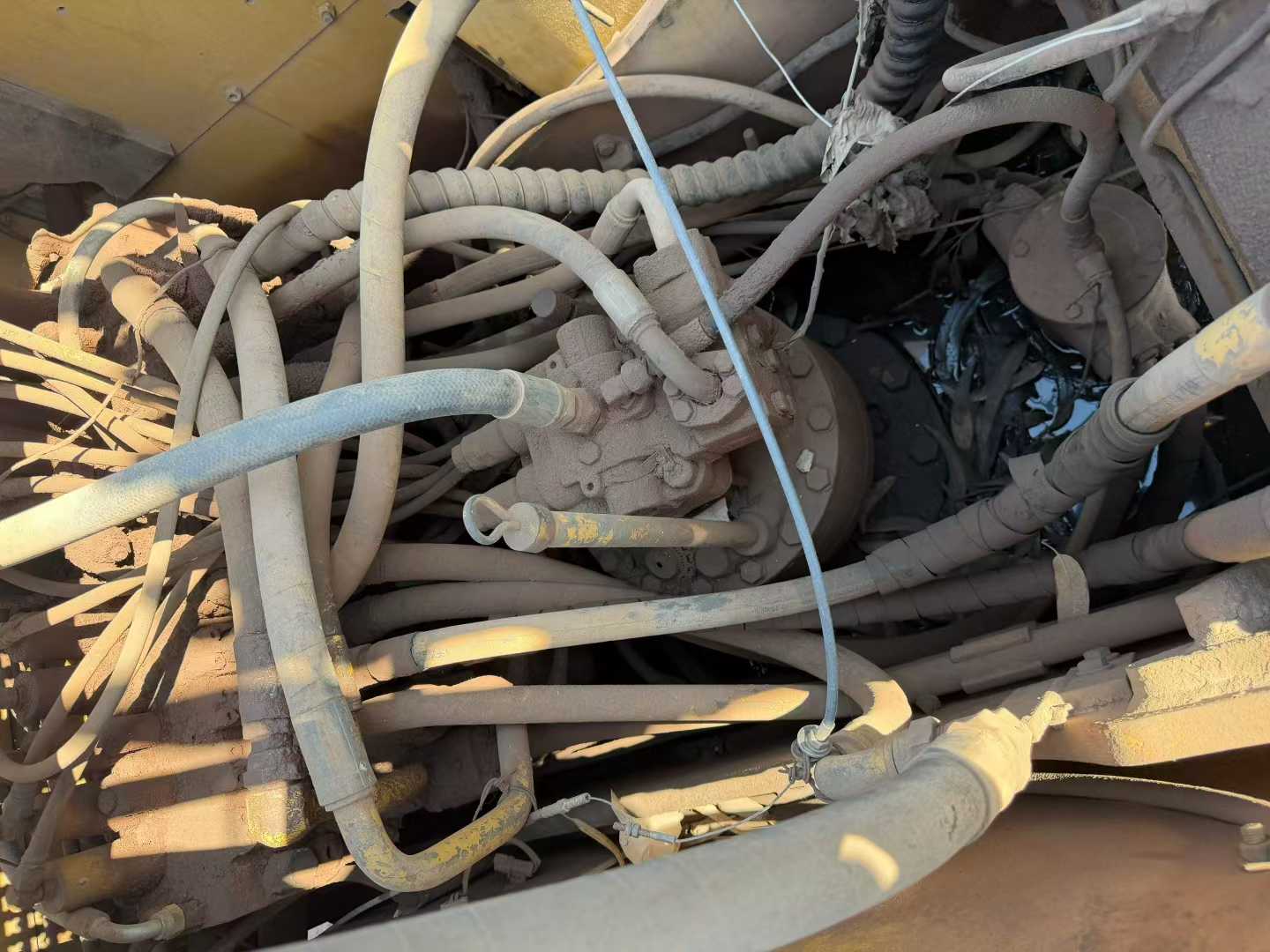 Used Caterpillar 320C Excavator 2016 Model / 8