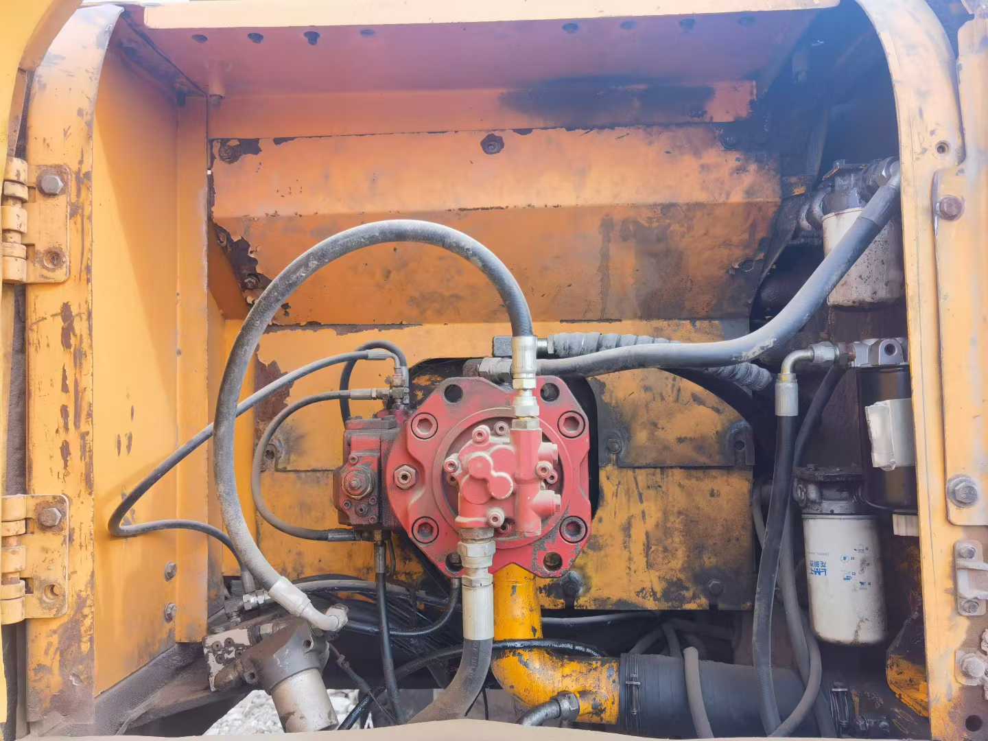 Used Hyundai R225-7 Excavator 2010 Model / 6