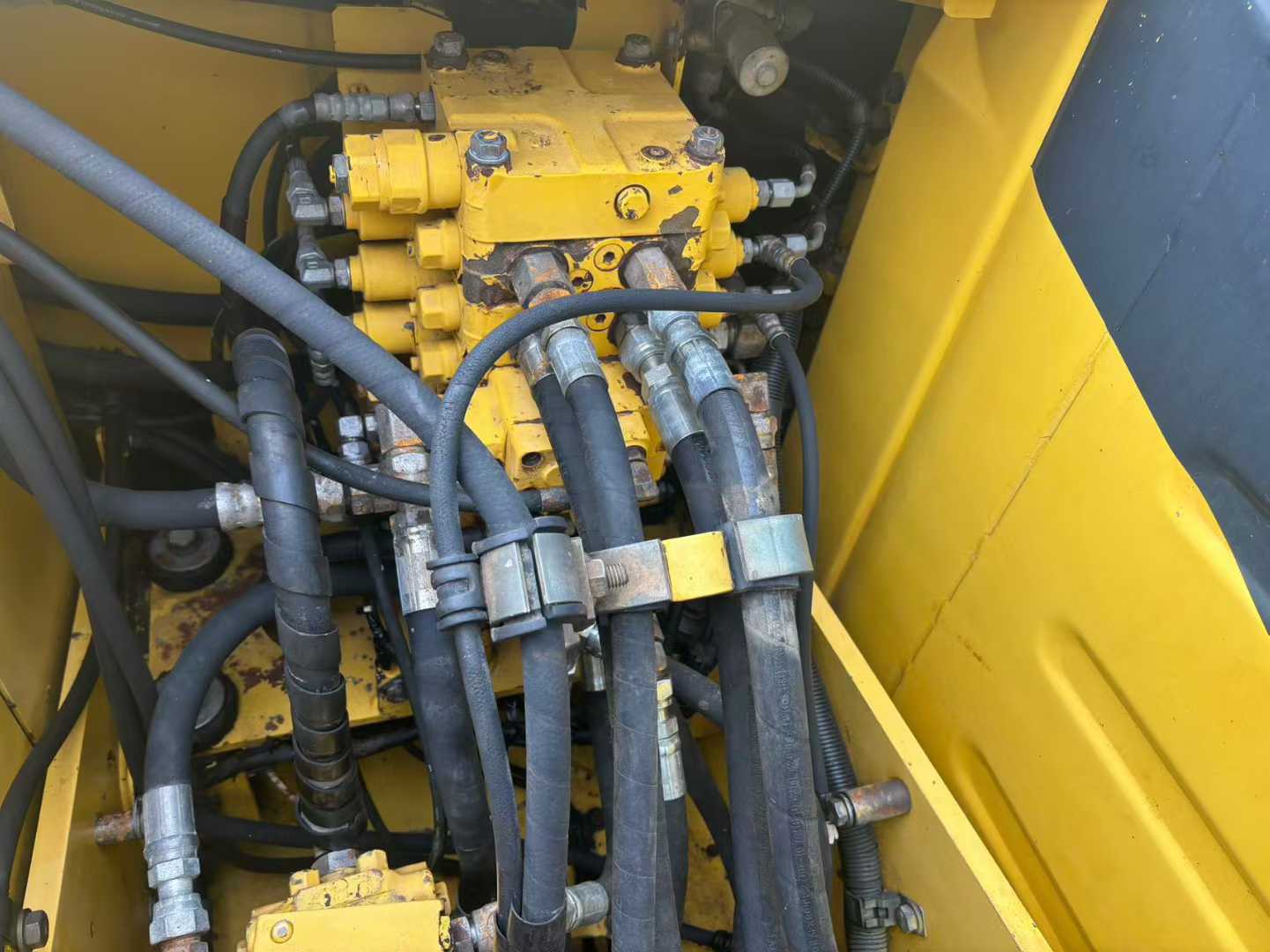 Used Komatsu PC120-8 Excavator 2016 Model / 3