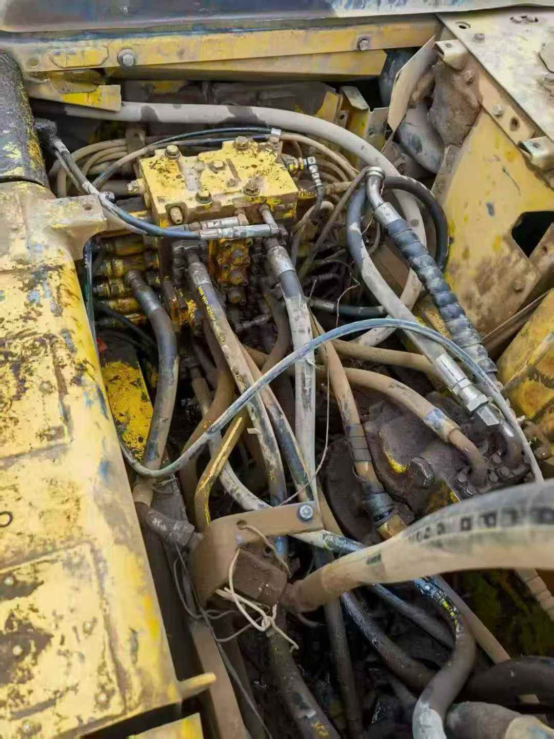 Used Komatsu PC240-11M0 Excavator 2013 Model / 3