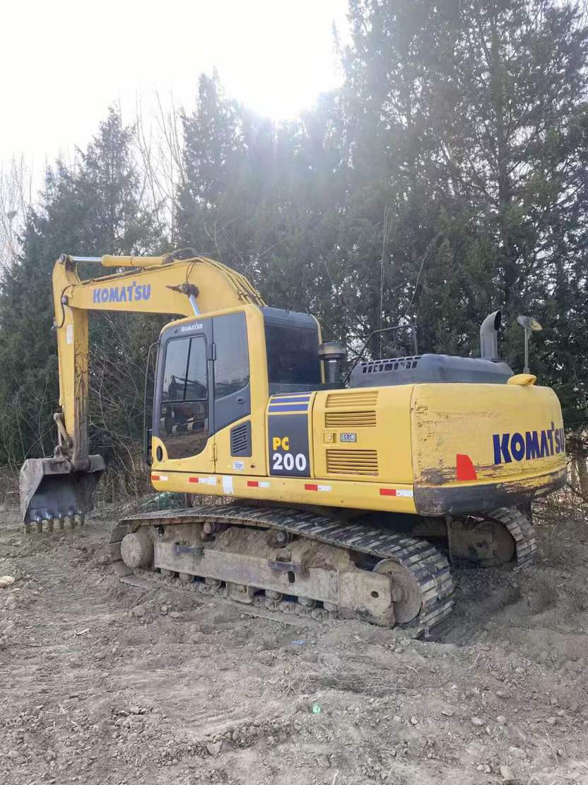 Used Komatsu PC200 Excavator 2016 Model / 2