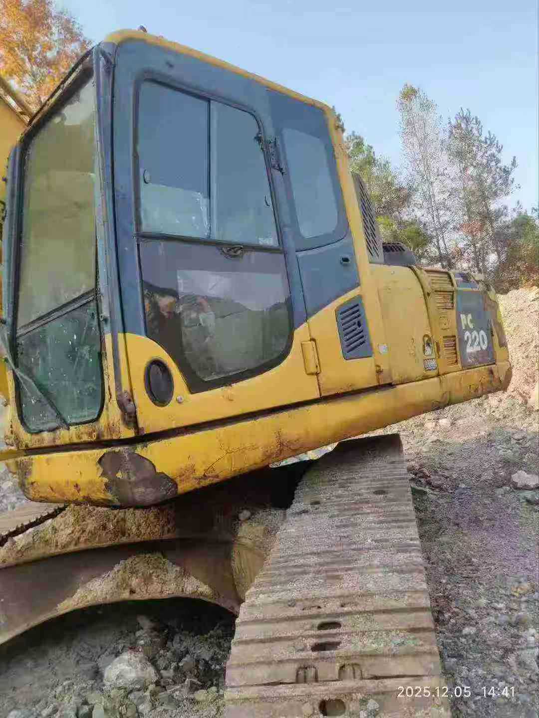 Used Komatsu PC220-8 Excavator 2016 Model