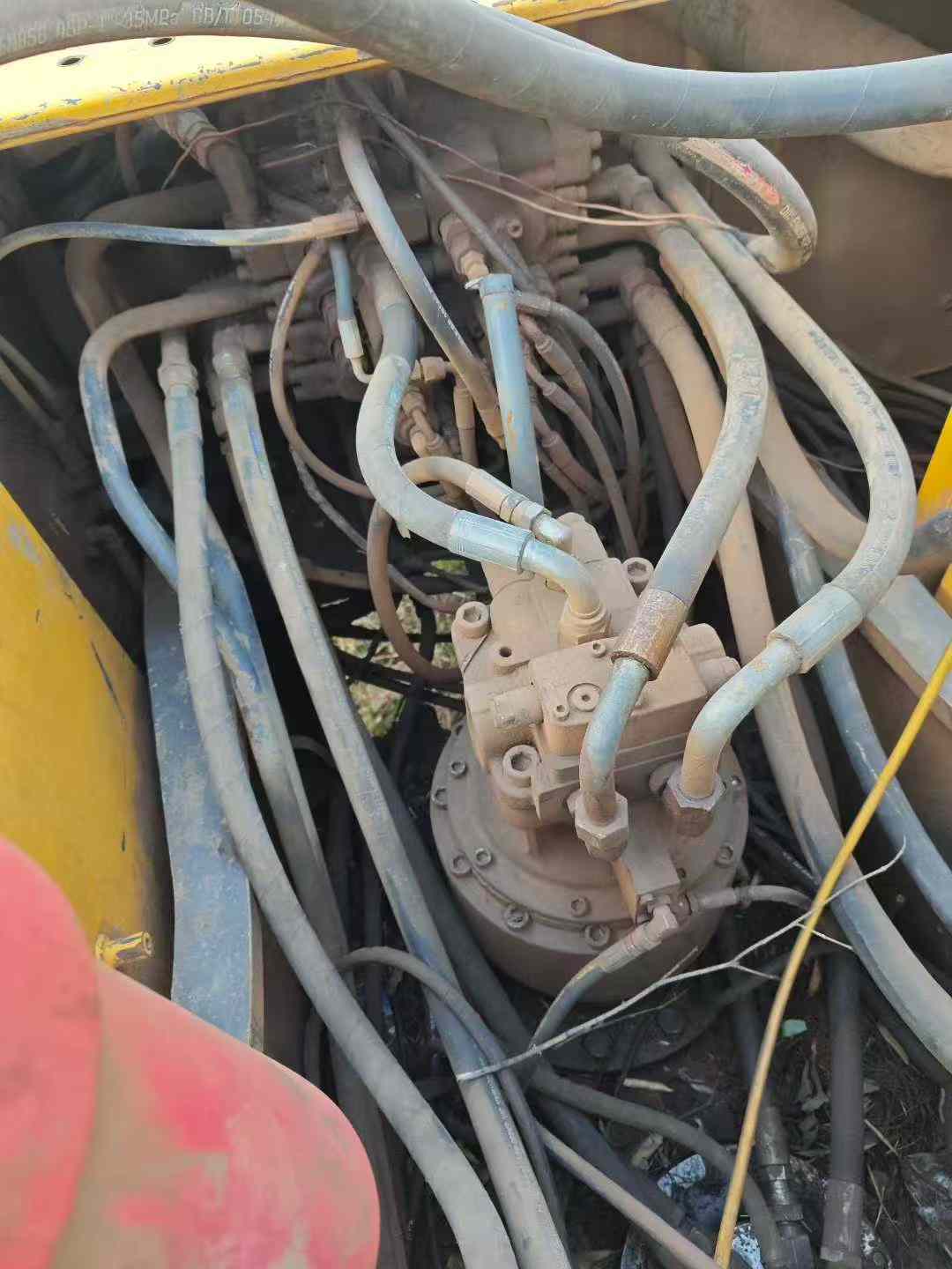 Used Volvo EW210C Excavator 2011 Model / 8