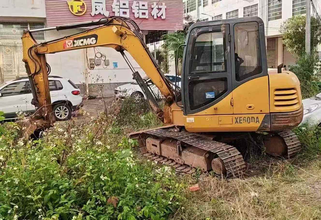 Used XCMG XE60DA Excavator 2020 Model / 3