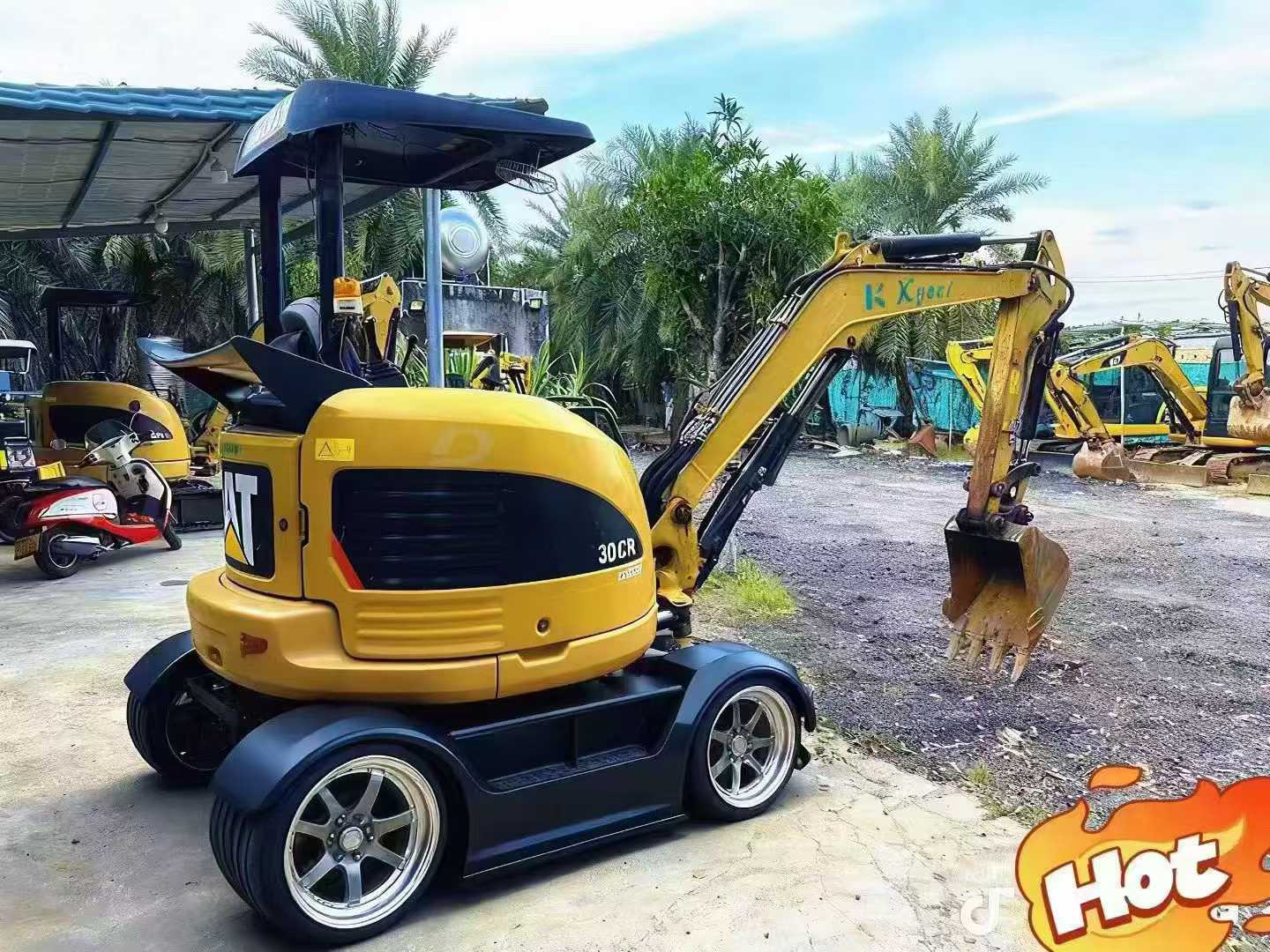 Used Komatsu PW200-7 Excavator 2016 Model / 9