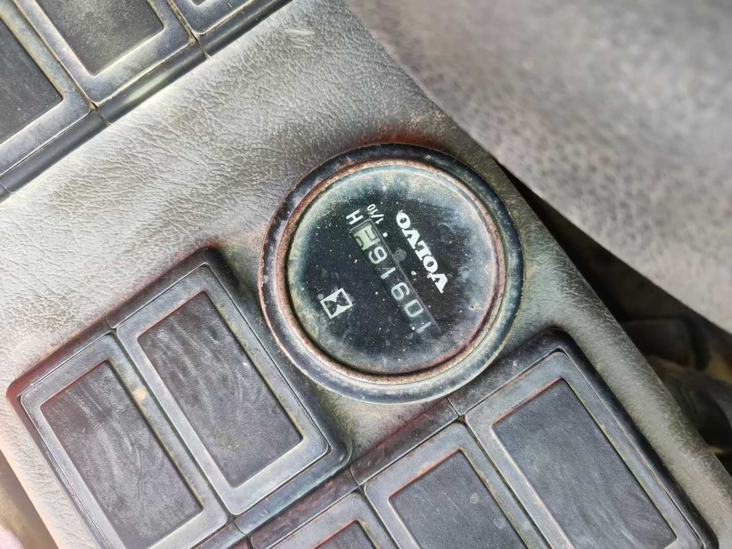 Used Volvo EW210C Excavator 2016 Model / 7