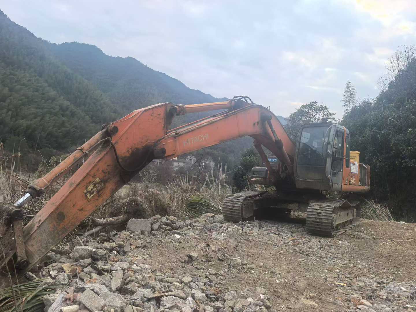 Used Hitachi ZX230-6 Excavator 2016 Model / 6