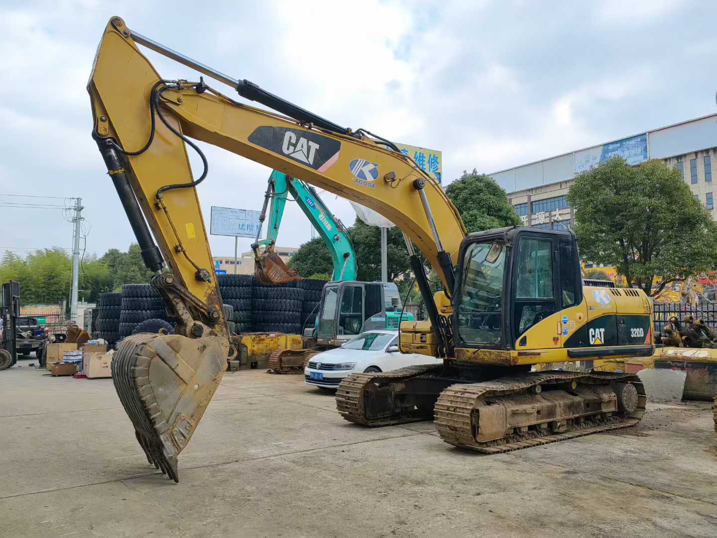 Used Caterpillar 320D Excavator 2016 Model / 8