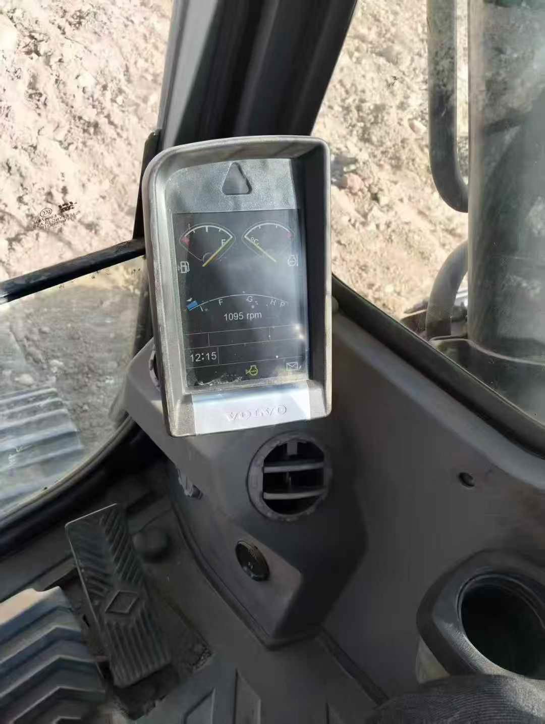 Used Volvo EC200 Excavator 2020 Model / 4