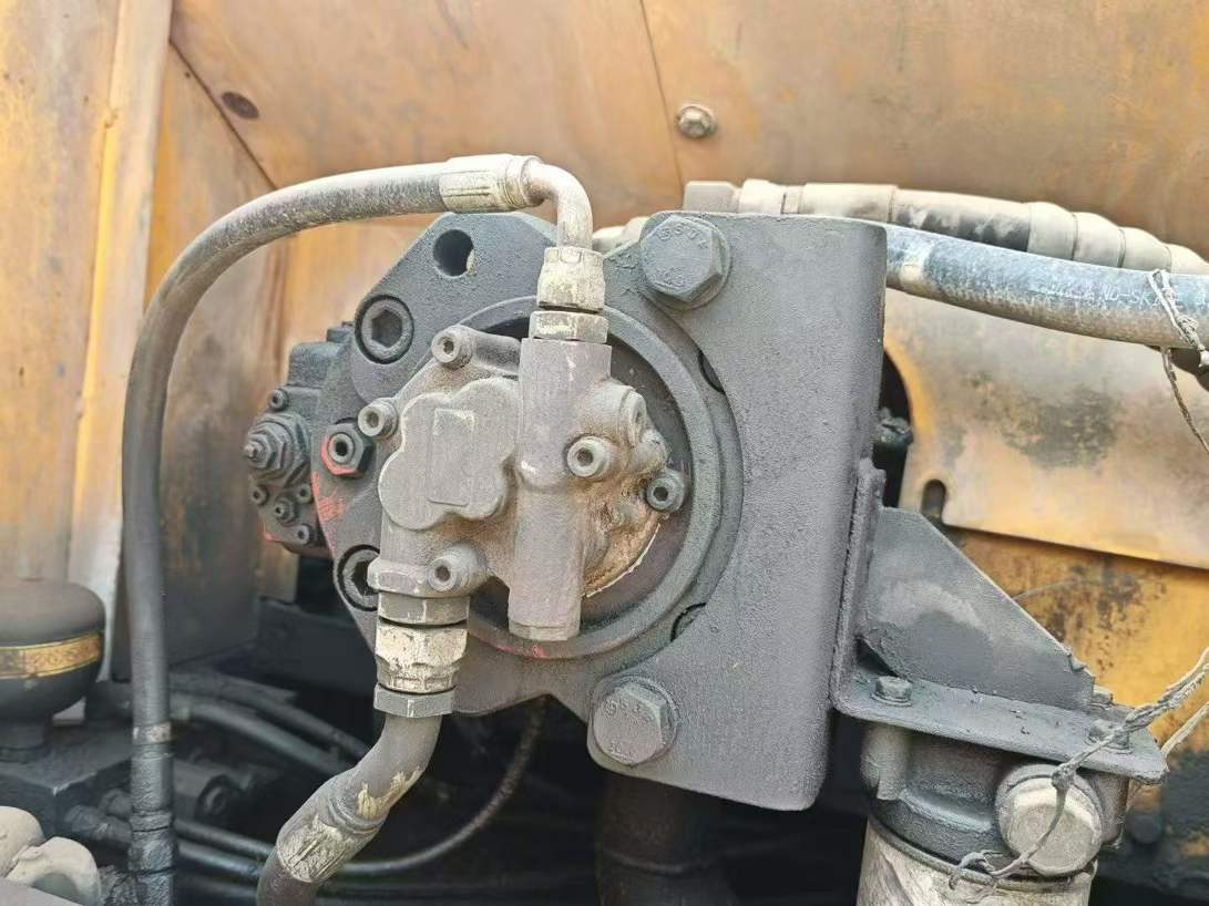 Used Hyundai R215-9C Excavator 2015 Model / 3